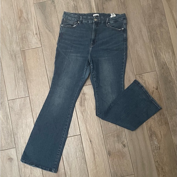 Good American Good Classic Boot Jeans - Picture 2 of 5